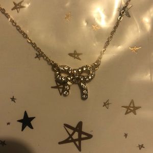 Bow Necklace